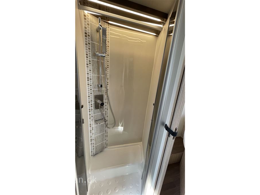 Elnagh T-Loft 582